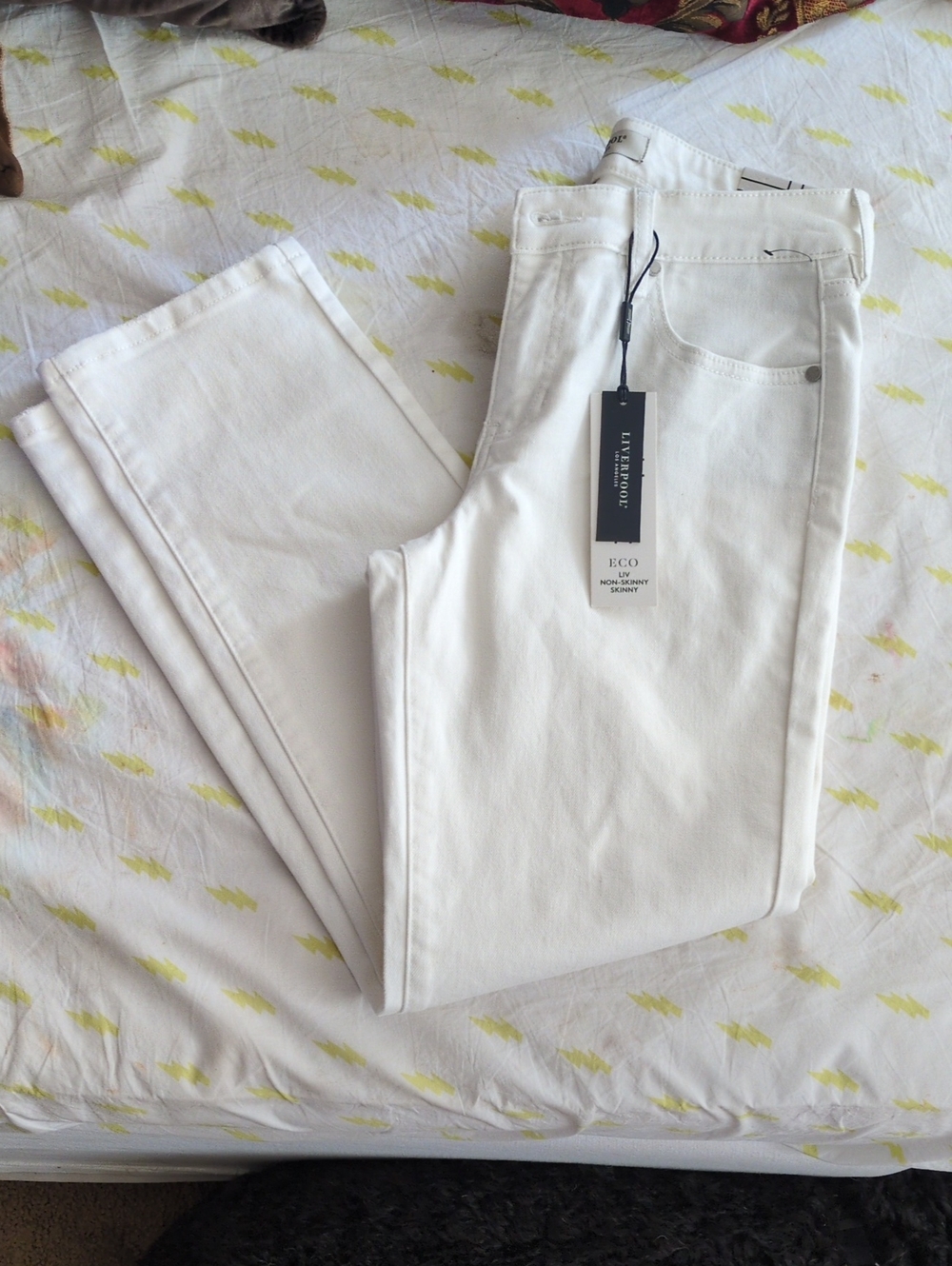 Liverpool 4/27 Straight Leg White Jeans